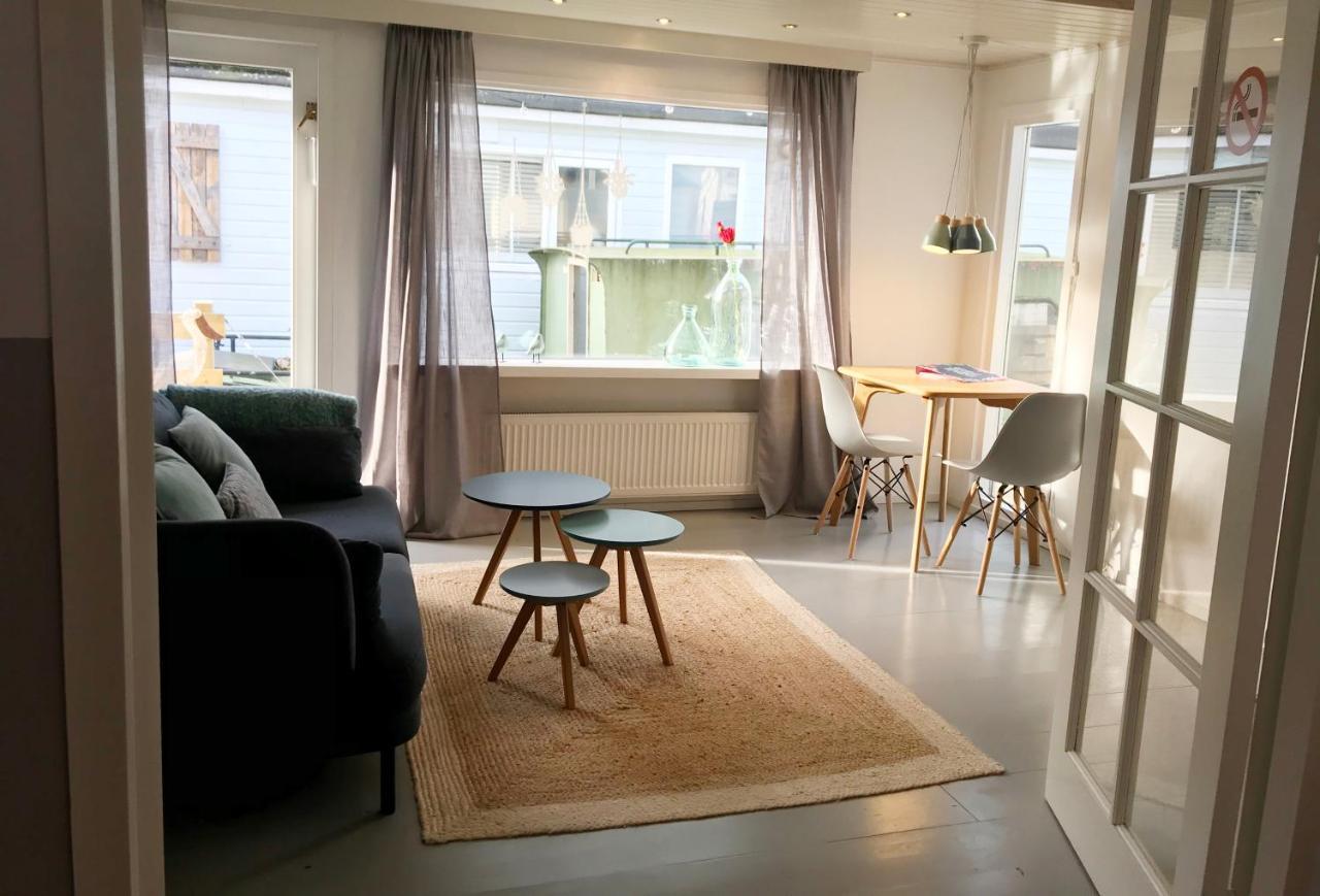 Houseboat Apartment With Water Terrace, Free Parking, Free Bikes & Fast Wifi Amsterdam Exterior foto
