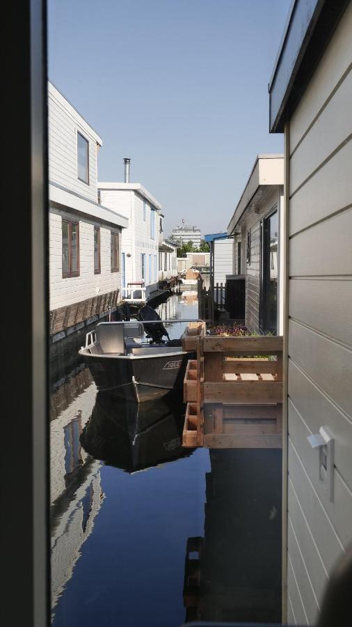 Houseboat Apartment With Water Terrace, Free Parking, Free Bikes & Fast Wifi Amsterdam Exterior foto