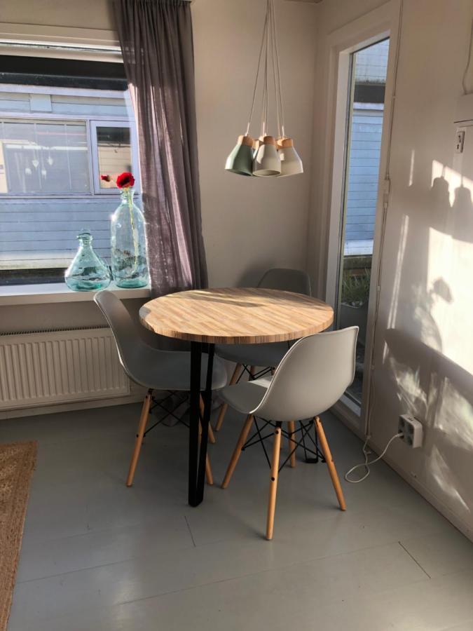 Houseboat Apartment With Water Terrace, Free Parking, Free Bikes & Fast Wifi Amsterdam Exterior foto